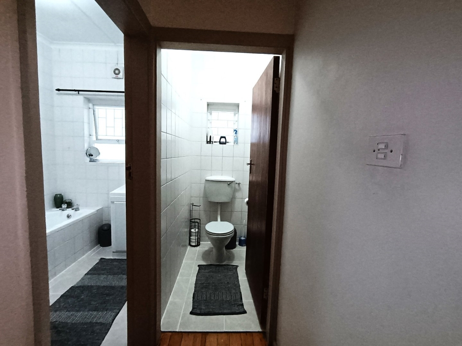 To Let 4 Bedroom Property for Rent in Avondale Western Cape